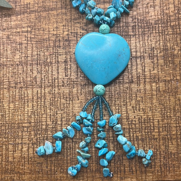 18 inch Vintage Turquoise Howlite Beaded Heart Necklace - Picture 2 of 6